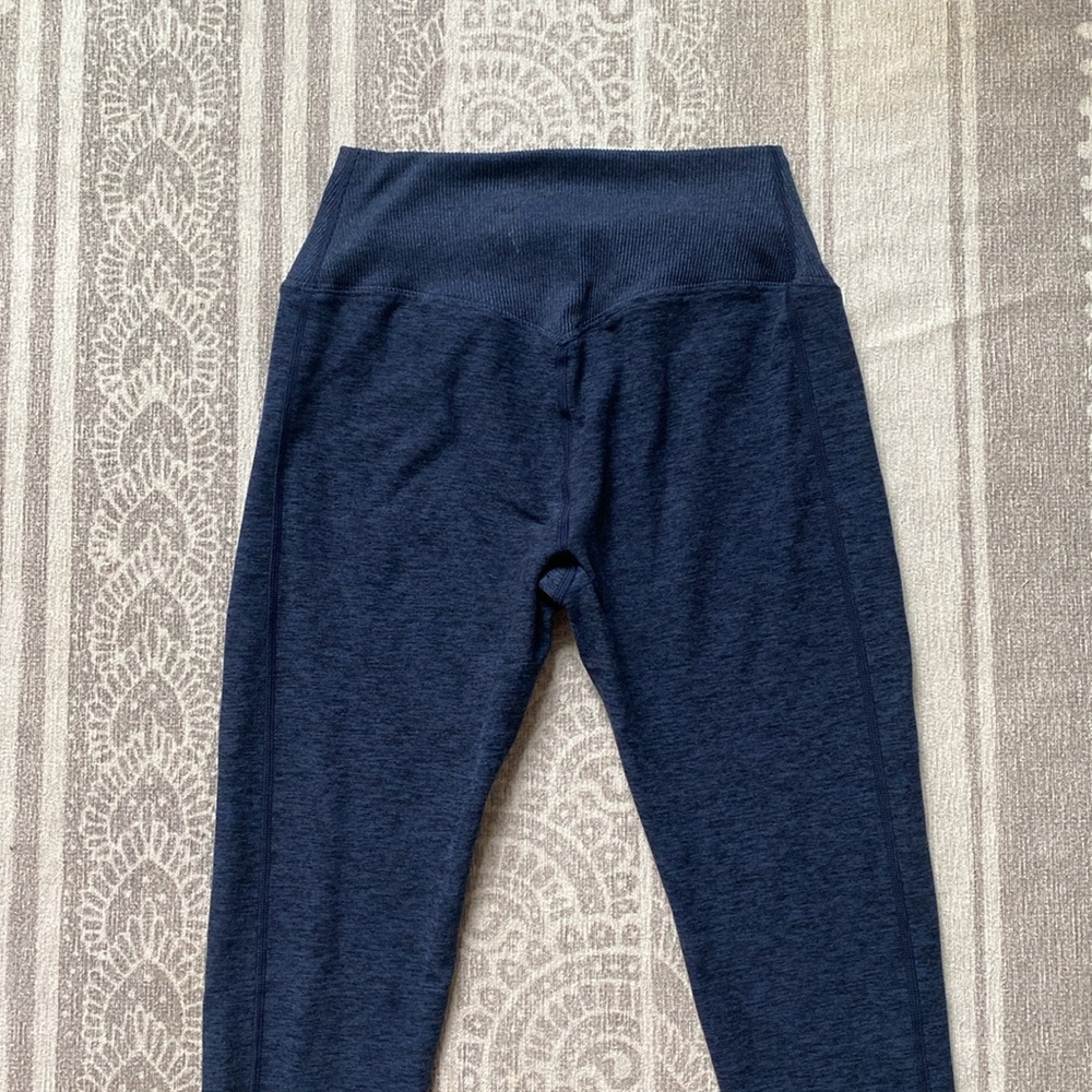 Alo Yoga Alosoft Leggings - Picture 8 of 11
